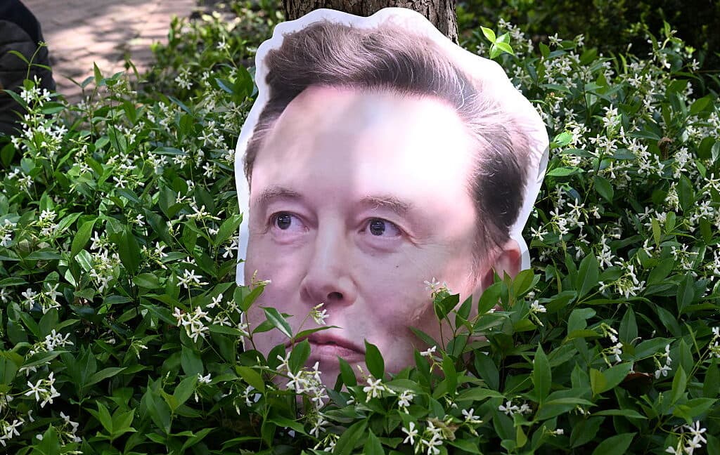 Musk's WW3 Threat Haunts Him