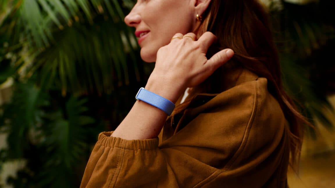 Google Fitbit Air Unveiled