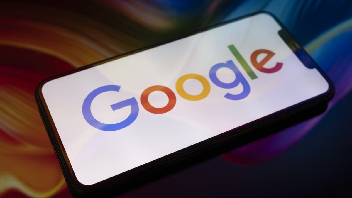 Google AI Labels Social Posts As Expert Advice